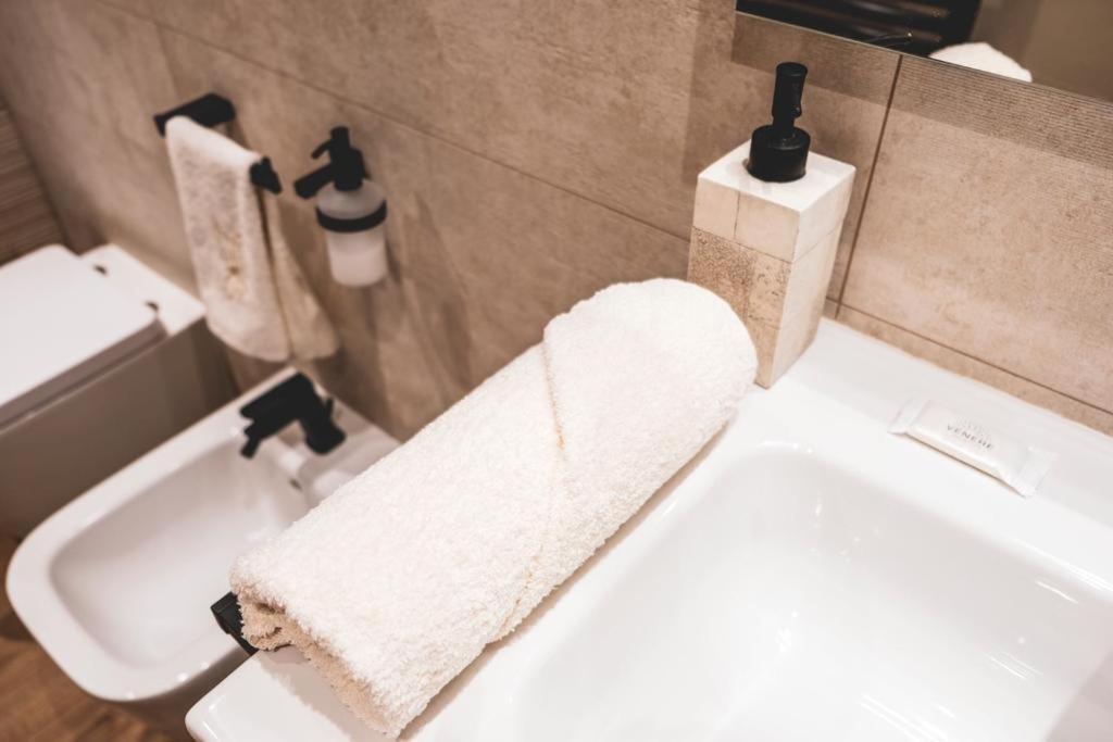 Suite Yenne 2 Cagliari Dış mekan fotoğraf